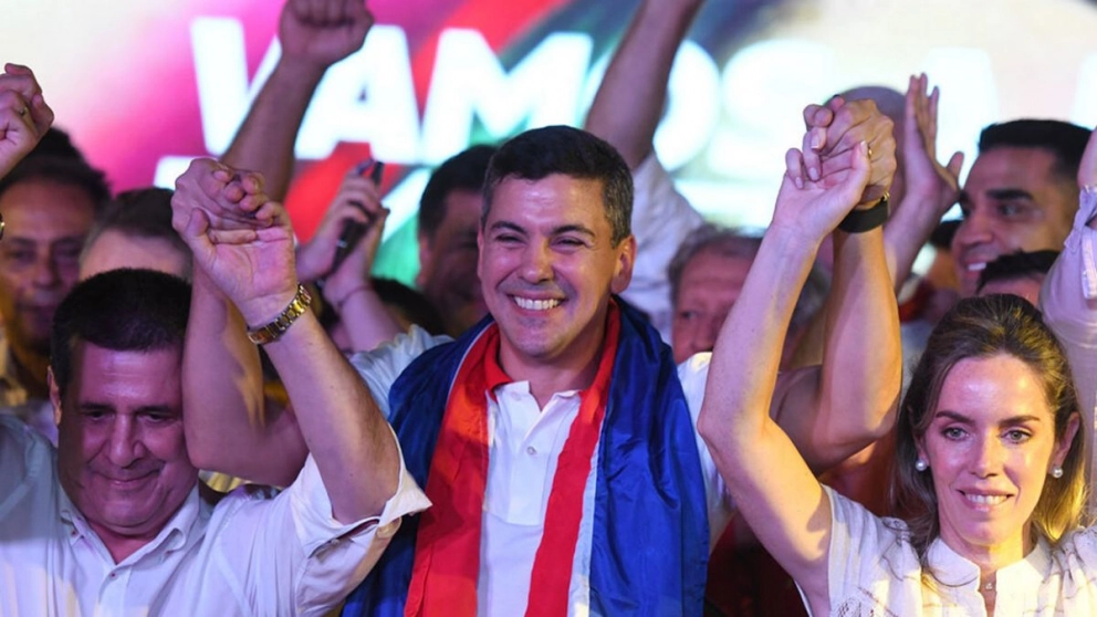 Comicios en Paraguay: Santiago Peña ganó la presidencia ampliamente