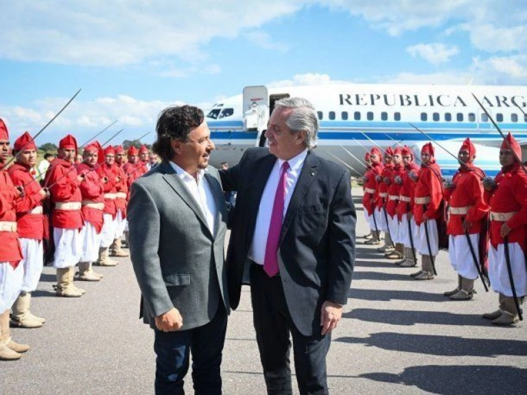 El Presidente llegó a Salta y fue recibido por el gobernador Sáenz