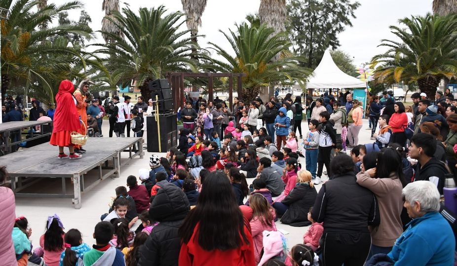 La Municipalidad formó parte de la jornada Jugar por jugar en el Parque Sur