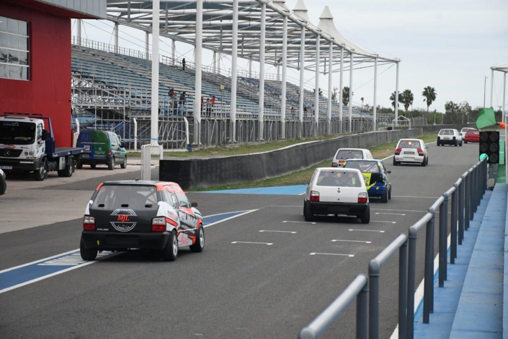 Con más de 100 autos en pista, se disputa la Capicor en el circuito de Las Termas