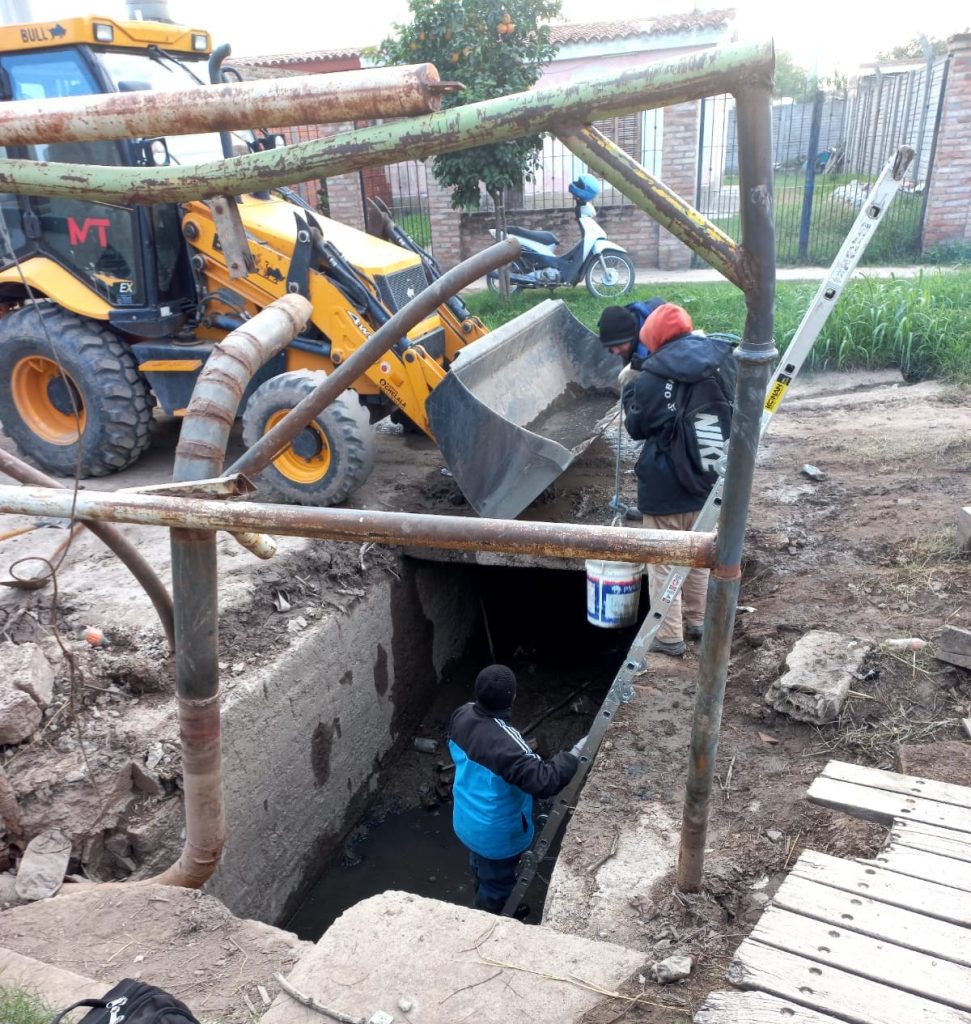 La comuna limpio desagües y acondicionó bombas de extracción de agua