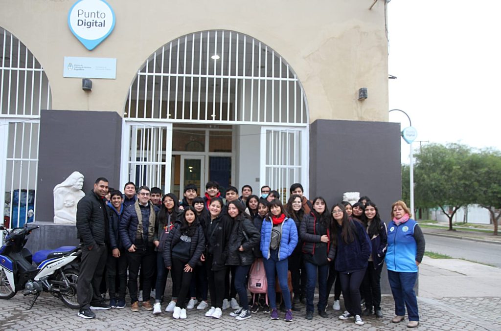 Estudiantes del Colegio Jesús el Maestro participaron de la proyección de la película «Güemes, el sueño de una América Libre»