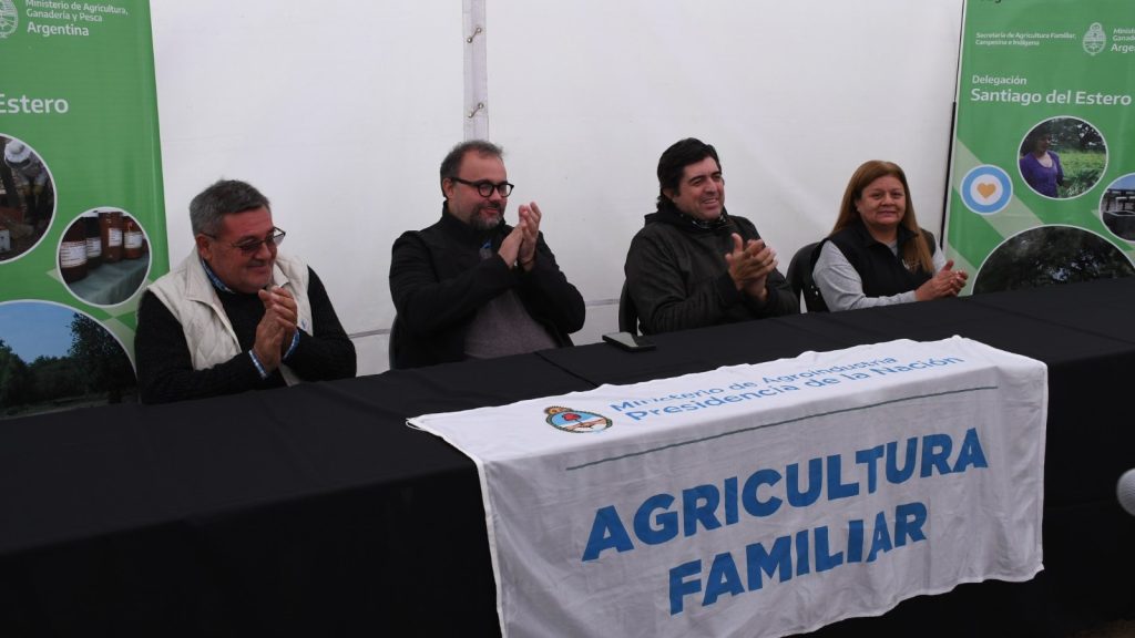 El Inafci presentó la carpa de la Agricultura Familiar y Actividades Comerciales