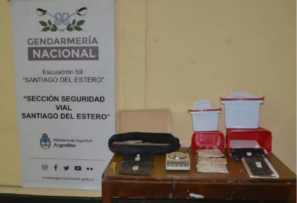 Con la ayuda del can antinarcótico «Terra», los gendarmes incautaron más de 2 kilos de cocaína