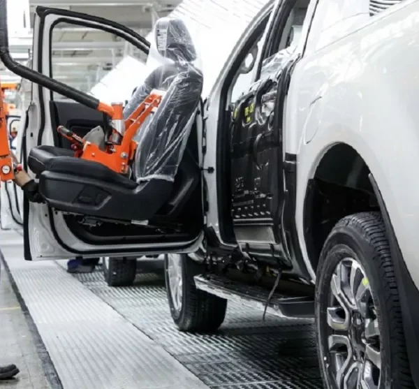 La industria creció por segundo mes consecutivo en abril: se expandió casi 2%