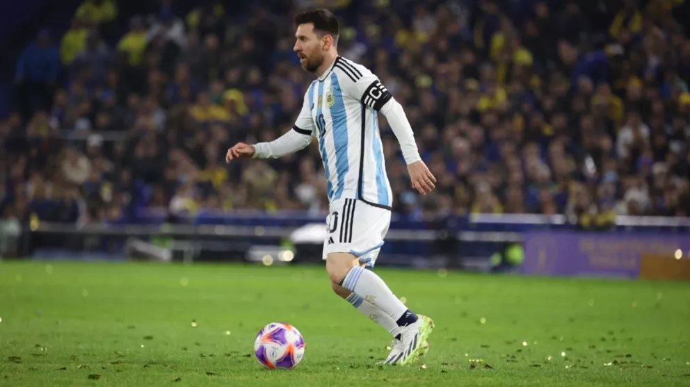 Lionel Messi se robó todas las miradas en la “Bombonera”