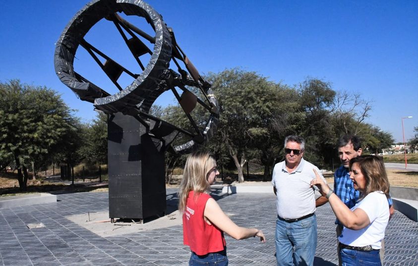 La intendente Fuentes supervisó el avance de la obra de construcción del Parque Ecológico