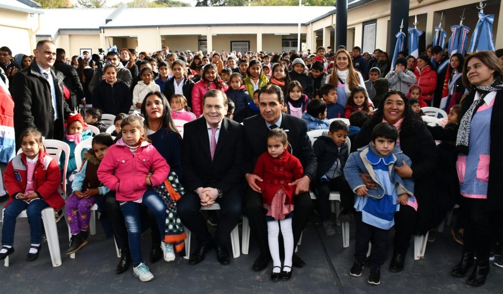 La Educación como prioridad: Zamora inauguró tres edificios escolares en El Simbol