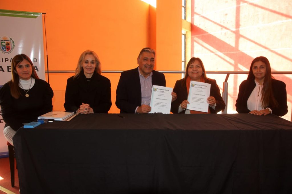 El municipio bandeño firmó convenio con el Instituto San José para que alumnos realicen prácticas pedagógicas