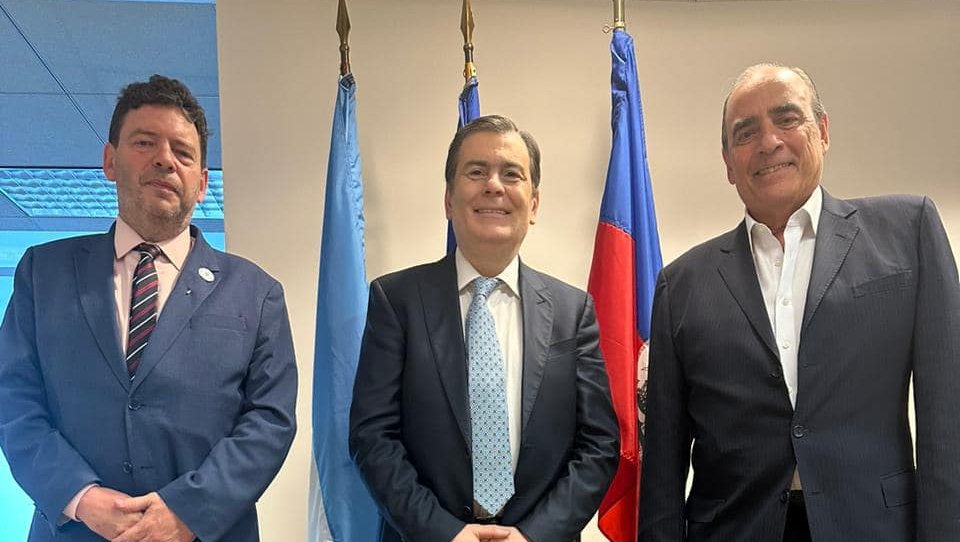 Zamora se reunió con los directores ejecutivos del Banco Interamericano de Desarrollo
