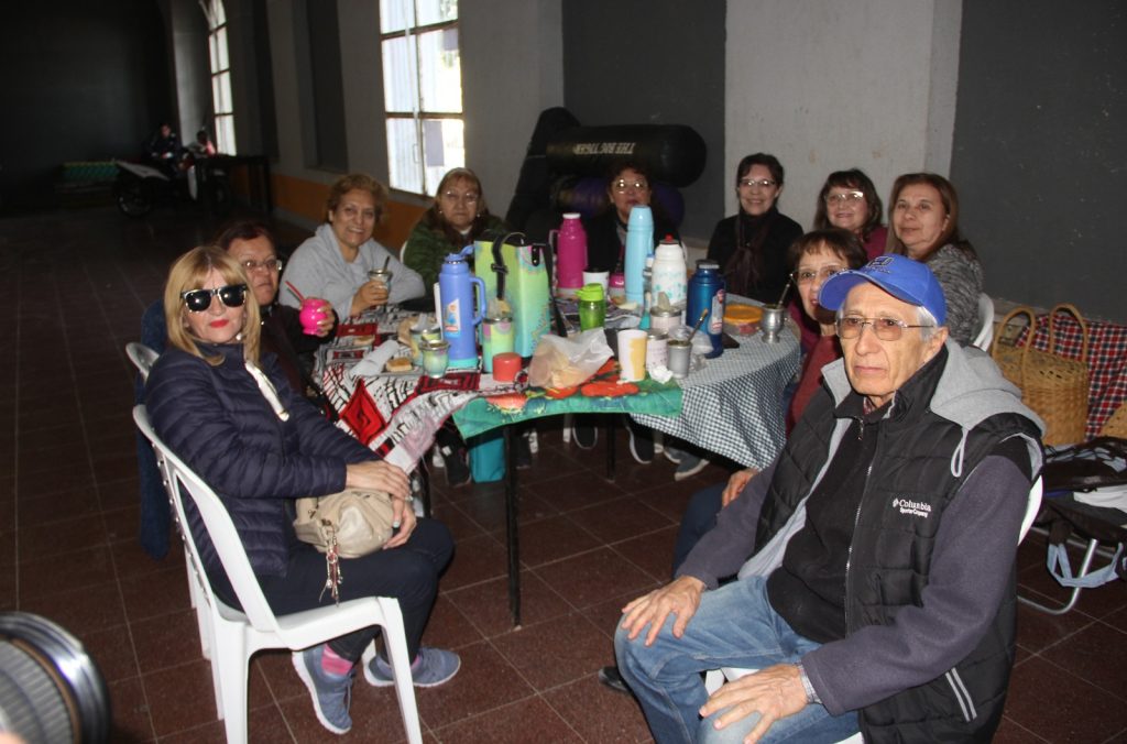 El municipio bandeño agasajó a los abuelos bandeños por su día 