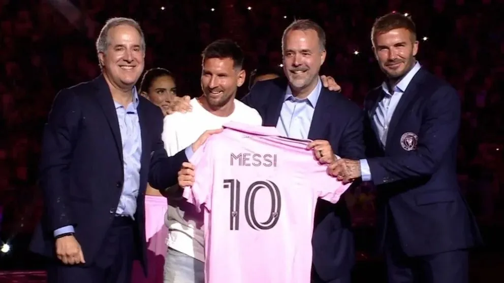 Así fue la presentación de Messi y de Busquets
