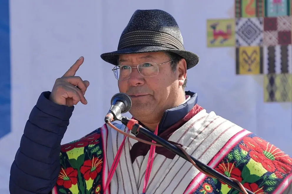 El presidente de Bolivia criticó a Javier Milei: “La dolarización es el peor de los caminos”