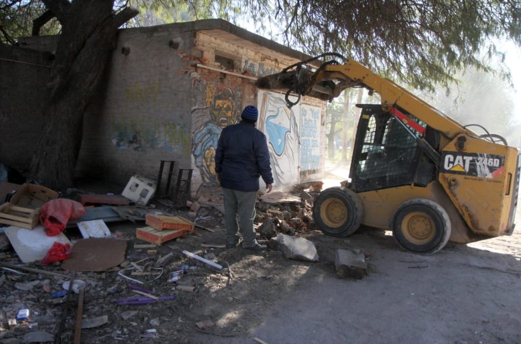 Obras públicas realiza mejoras en sector de avenida Bolivia