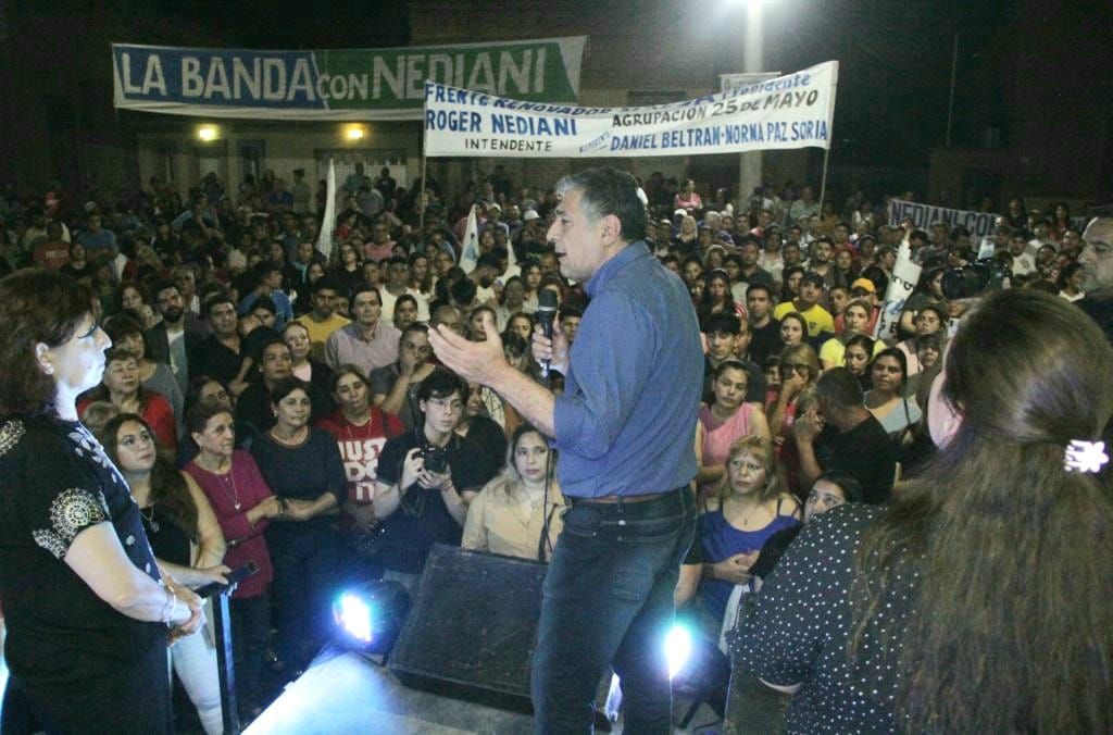 Multitudinario acto en apoyo a la pre candidatura de Sergio Massa en La Banda