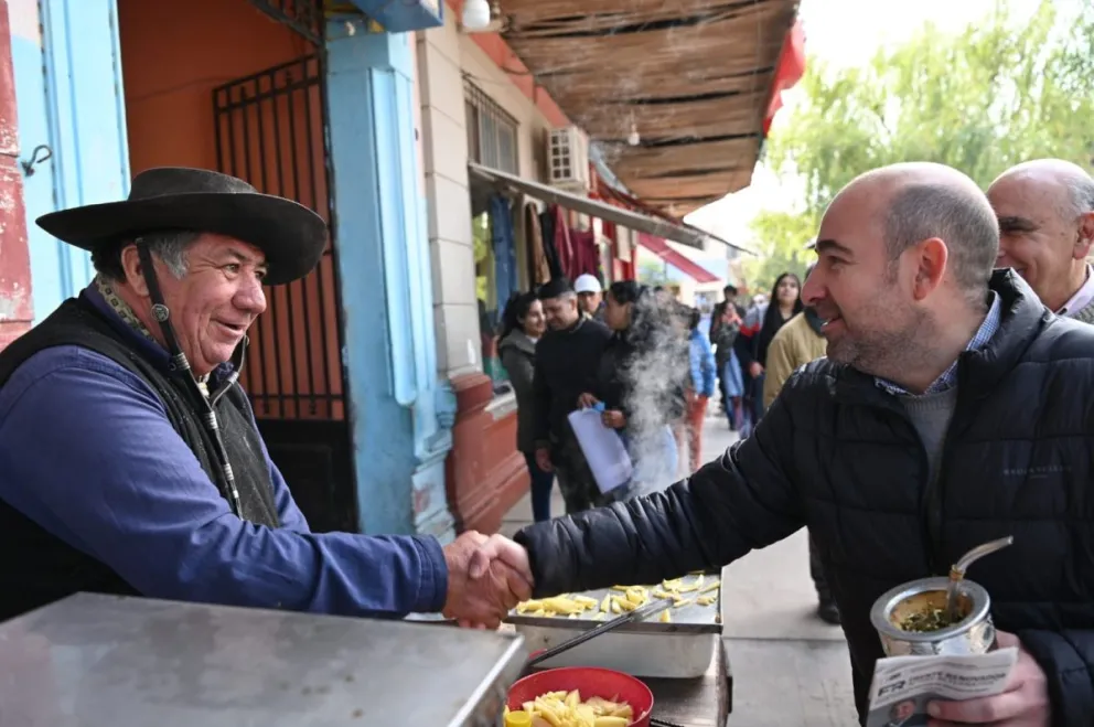 «Massa esta identificado con nosotros y el FR en Santiago»