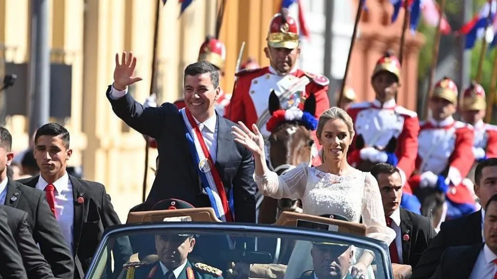 Peña asumió la Presidencia de Paraguay y promete que el país «resurgirá como un gigante»