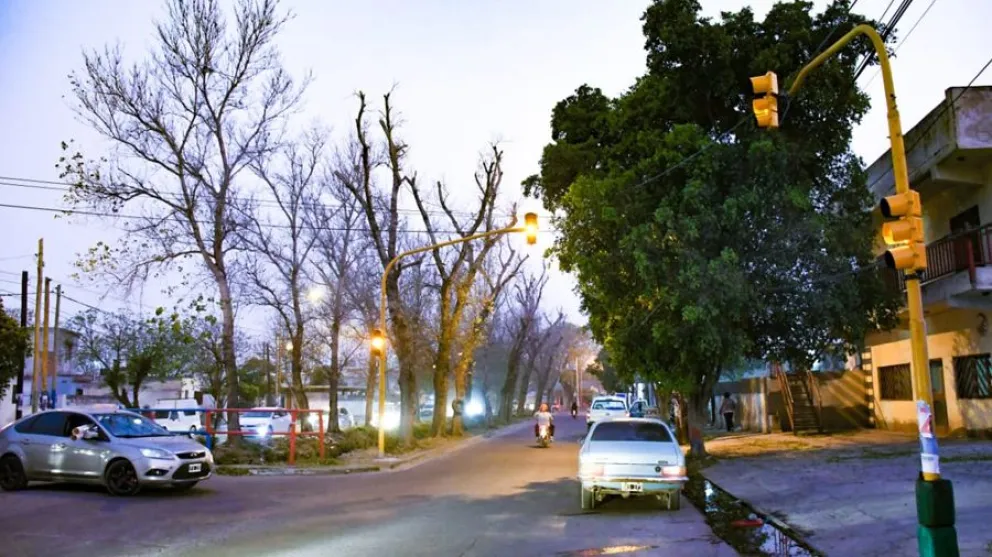 Tránsito informó que los nuevos semáforos instalados en avenida Aguirre se encuentran en período de ajuste