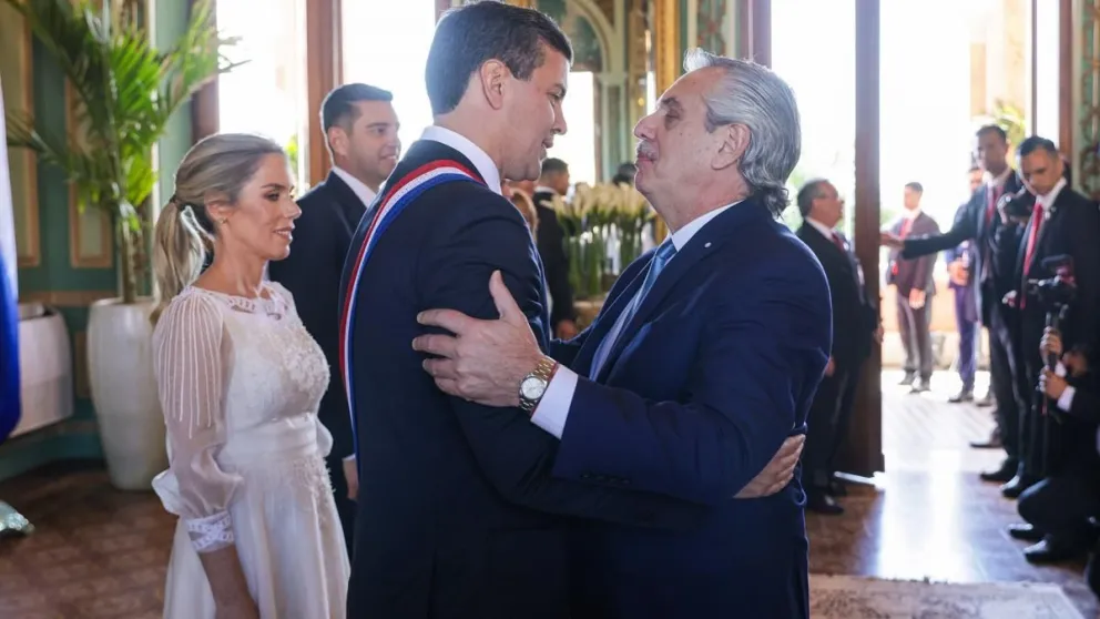 El Presidente participó en Paraguay de la asunción de Santiago Peña