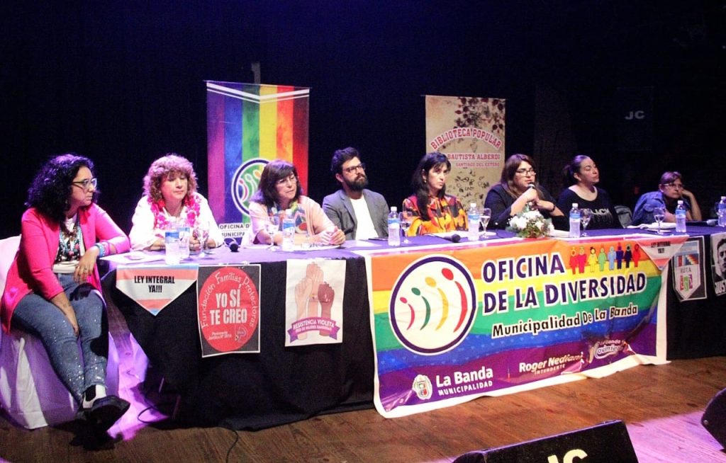 La Feria del Libro de La Banda tuvo una importante actividad vinculada a temas como género, diversidad y los DD.HH. 