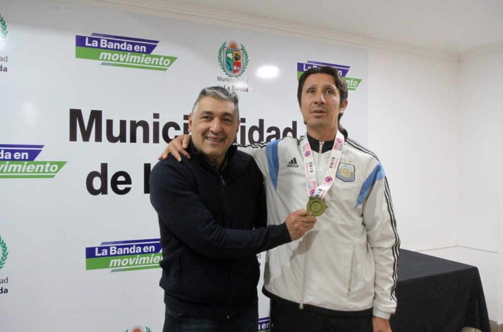 Nediani recibió a “Coqui” Padilla campeón del mundo con “Los Murciélagos”