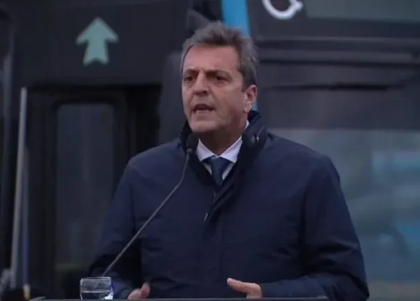 Massa anunció que se liberarán importaciones para pymes