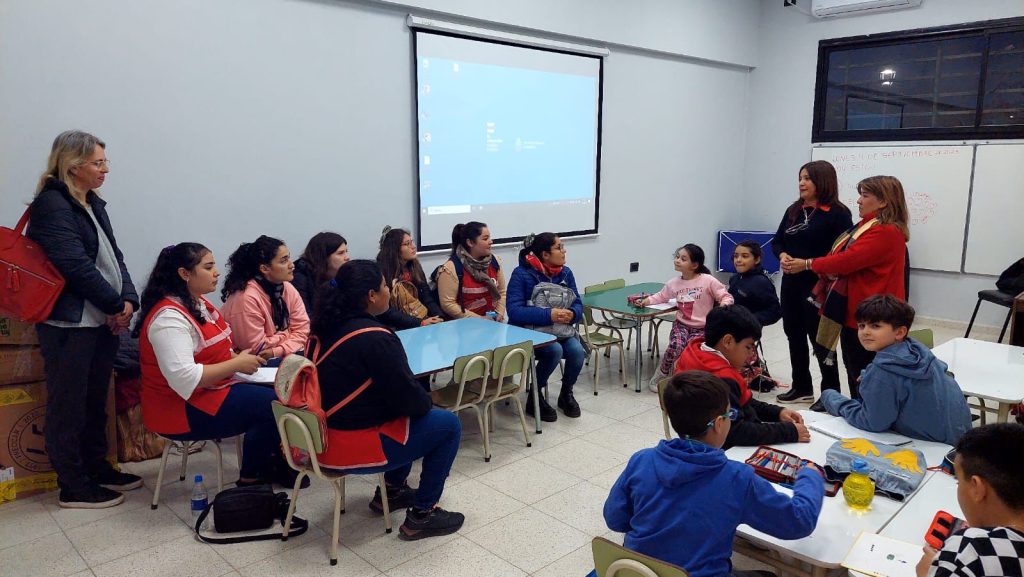 Docentes del Instituto San José comenzaron su pasantía a escuela Municipal de Programación y Robótica