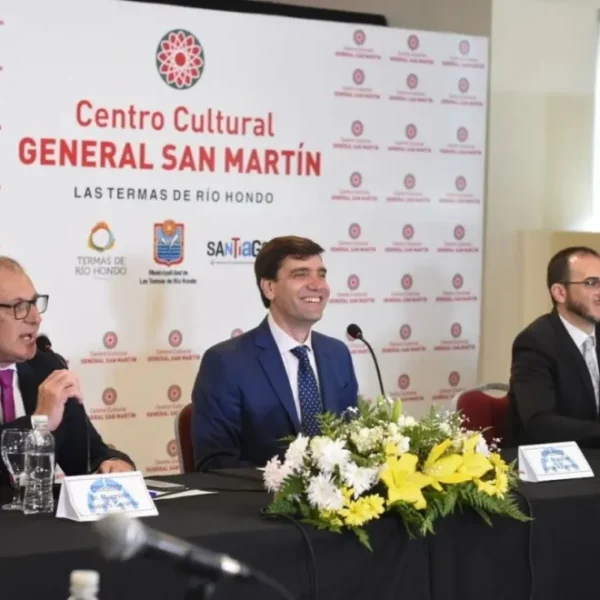 «Con recursos de la Municipalidad, vamos a pagar el bono de $400.000 a los empleados de los contratos de locación»