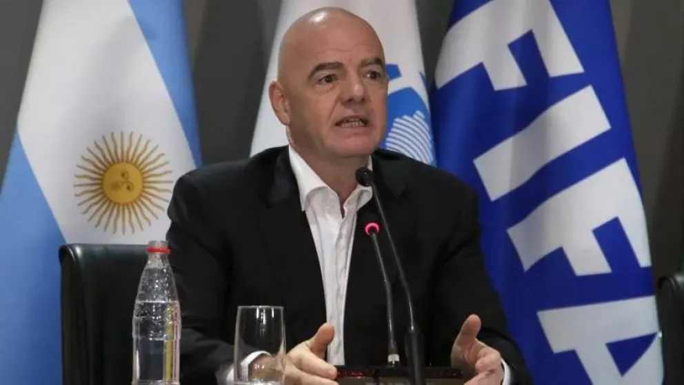 Gianni Infantino y un guiño para Argentina: «El Mundial 2030 va a ser muy importante para Sudamérica»