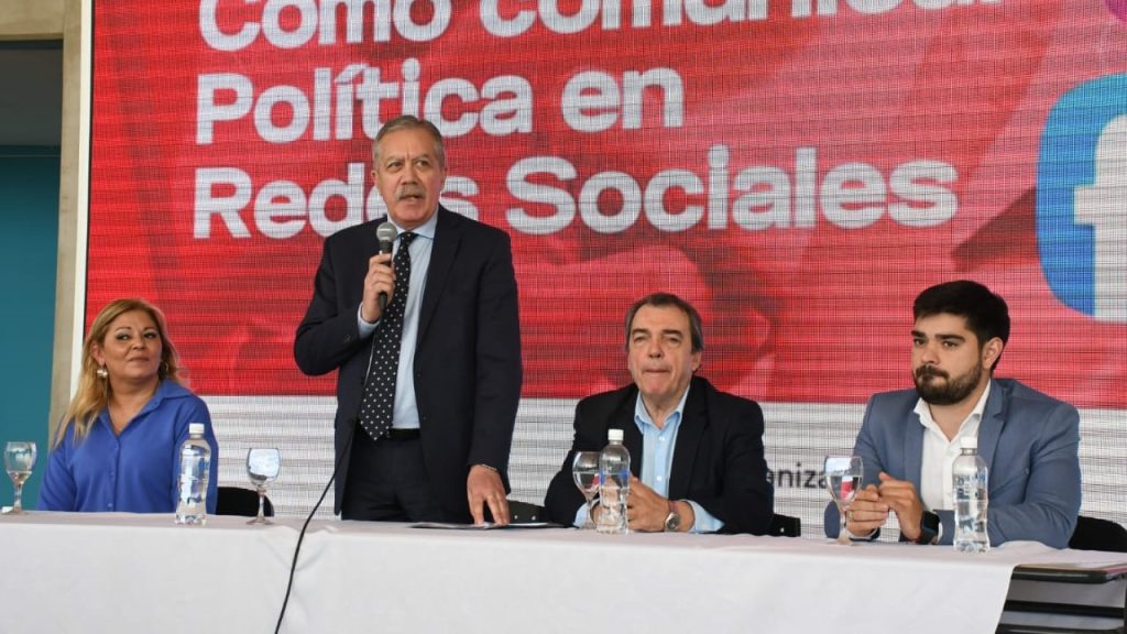 Se dictó el taller “Cómo comunicar política en redes sociales”