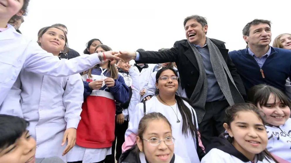 Cercanía, gestión y futuro: la receta de Kicillof para lograr la reelección