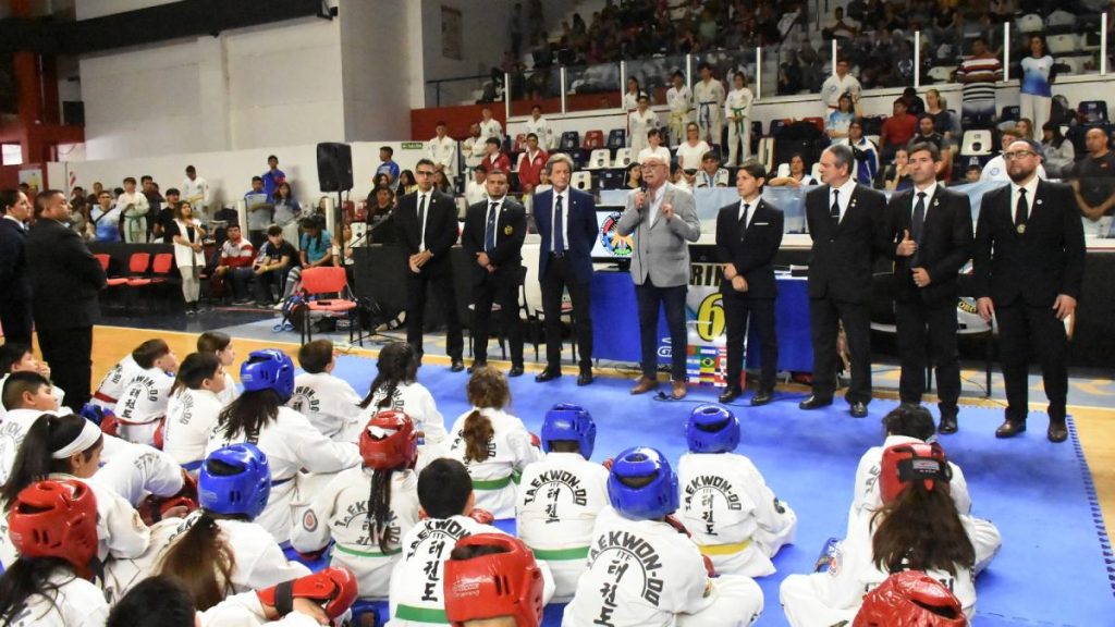 Taekwondistas de todo el país compitieron en el “Estadio Ciudad Quimsa” en Santiago