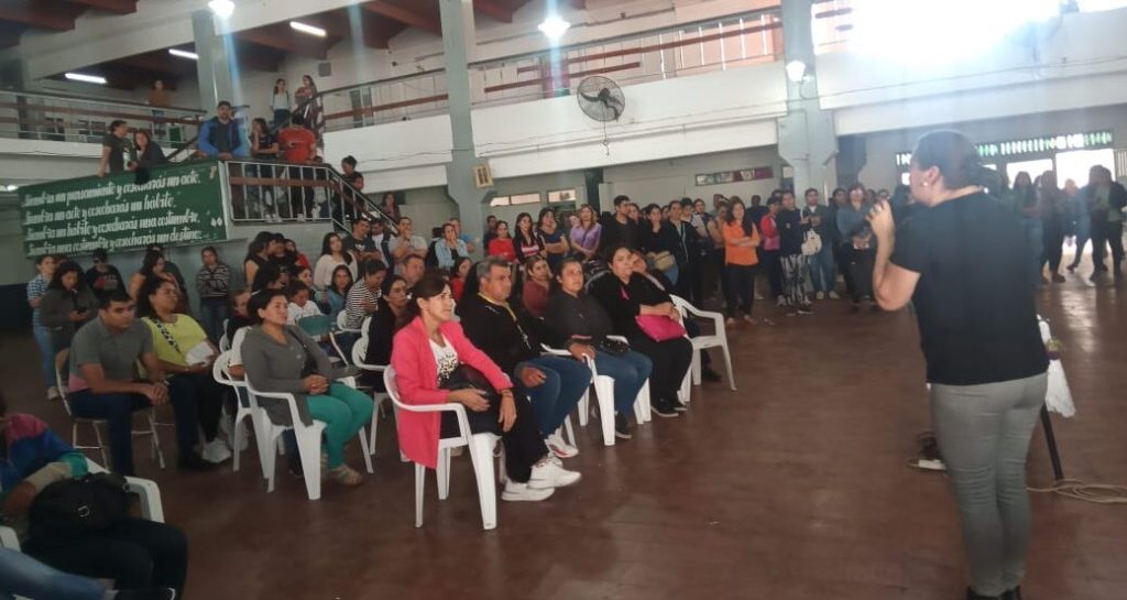 Termas realizó una jornada institucional sobre “La diversidad de familias”