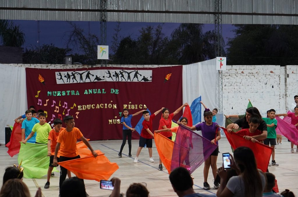 Alumnos de la Escuela Primaria Municipal realizaron su tradicional muestra anual de educación física y música 