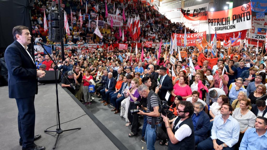 El gobernador Gerardo Zamora participó del acto por los 40 años de Democracia