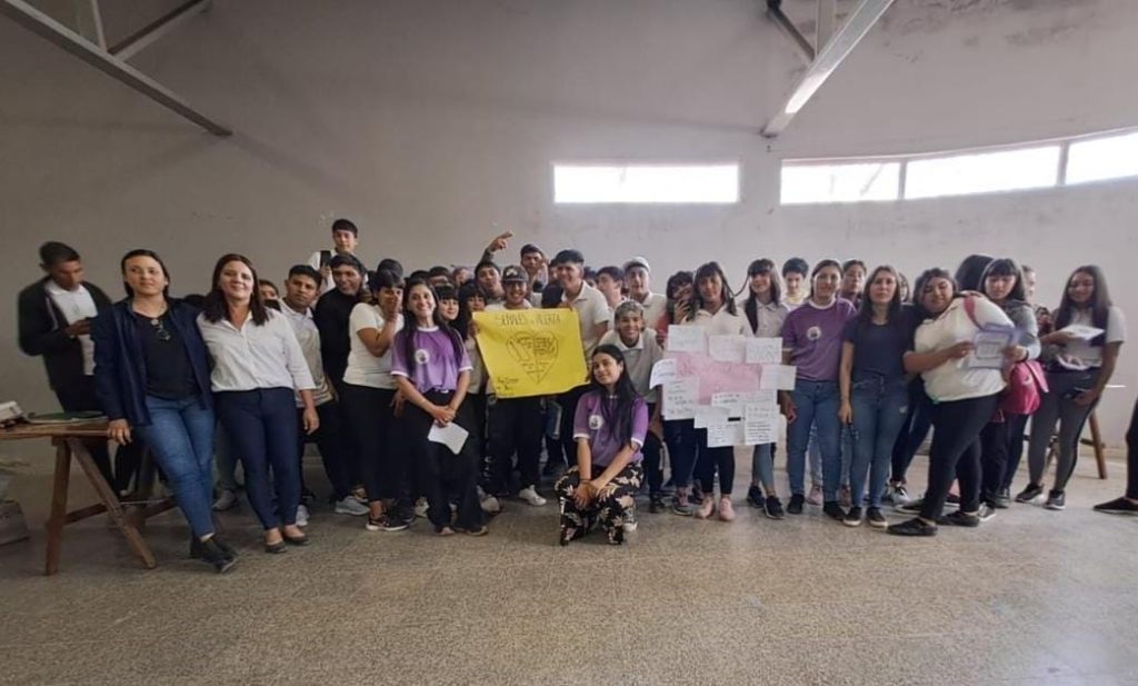 Alumnos del secundario municipal participaron de un taller sobre «Violencia en el Noviazgo»