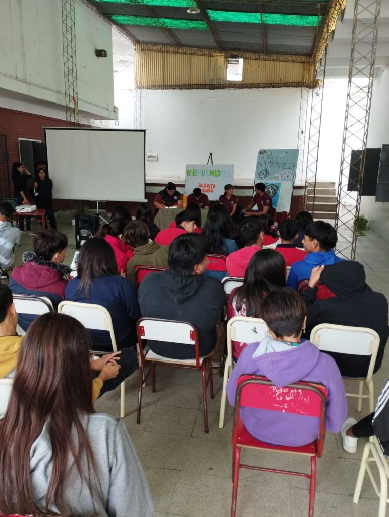 Alerta Banda realizó una charla informativa en el Instituto «Nuestra Sra. de Lourdes»