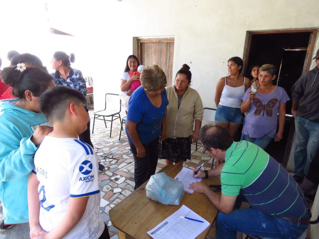 El municipio entregó kits de semillas para huertas en los barrios Villa Nueva y Sarmiento 