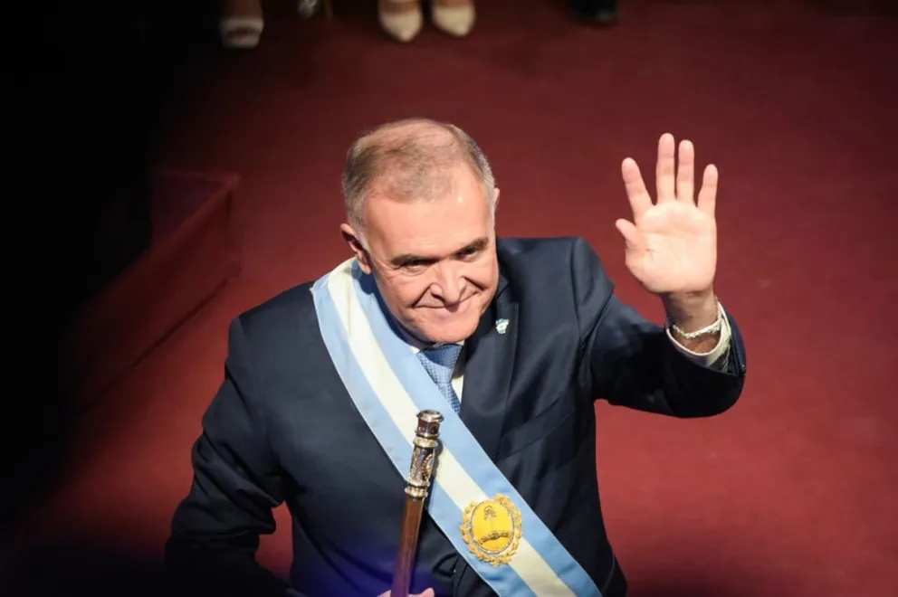 Osvaldo Jaldo juró y se convirtió en el nuevo gobernador de los tucumanos