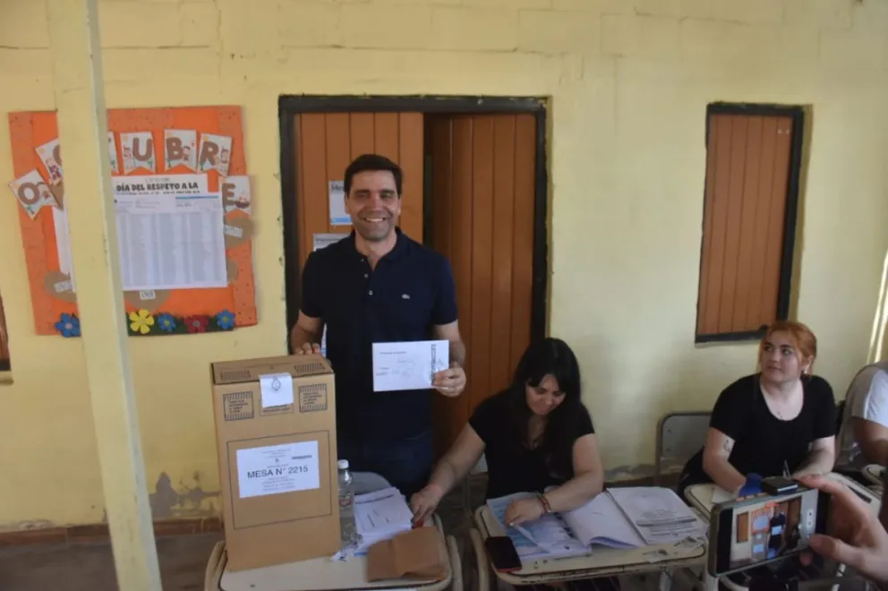 El intendente de Termas de Río Hondo, Jorge Mukdise, emitió su voto