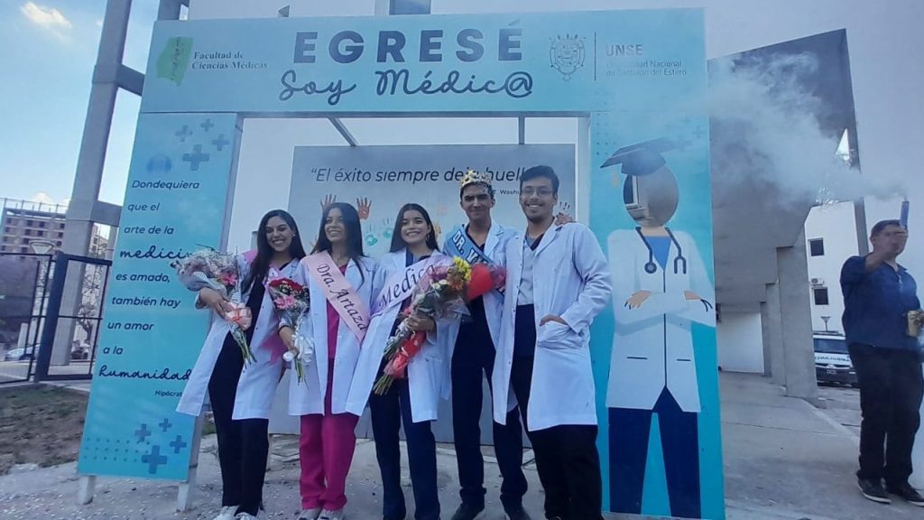 Orgullo: Santiago del Estero tiene cinco nuevos médicos formados en la UNSE