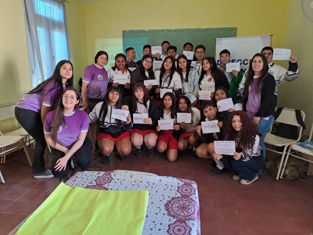 Se dictó un nuevo taller de prevención de violencia en el noviazgo para los alumnos del colegio de El Polear