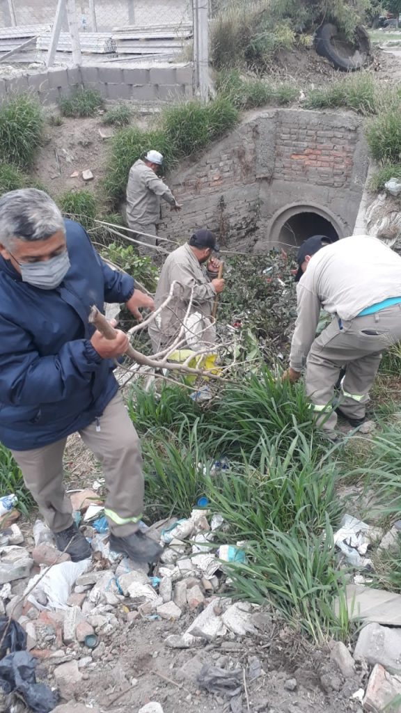 El Municipio continúa realizando trabajos de limpieza en desagües