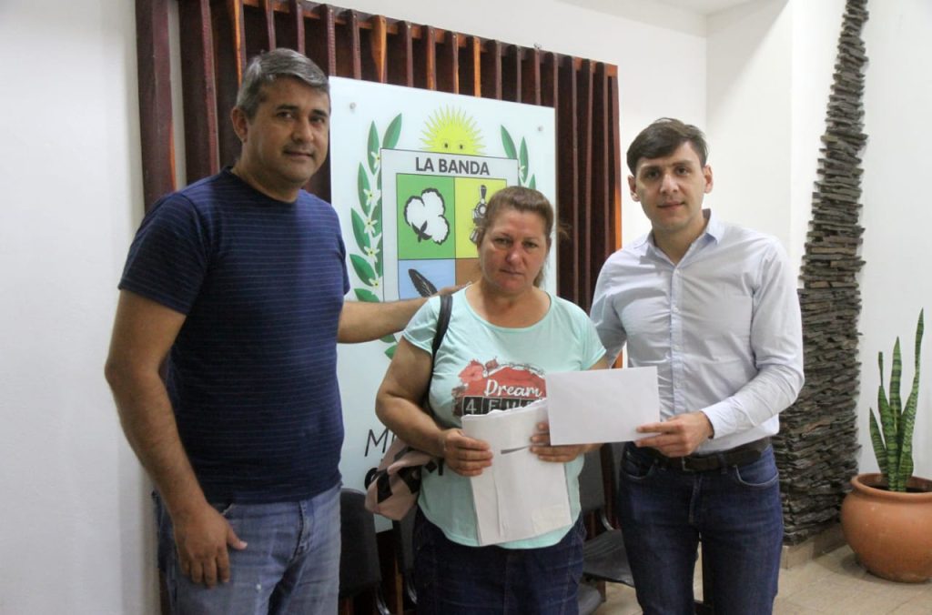 El municipio brindó asistencia a una vecina del B° Finca de Ramos para refacción de su vivienda