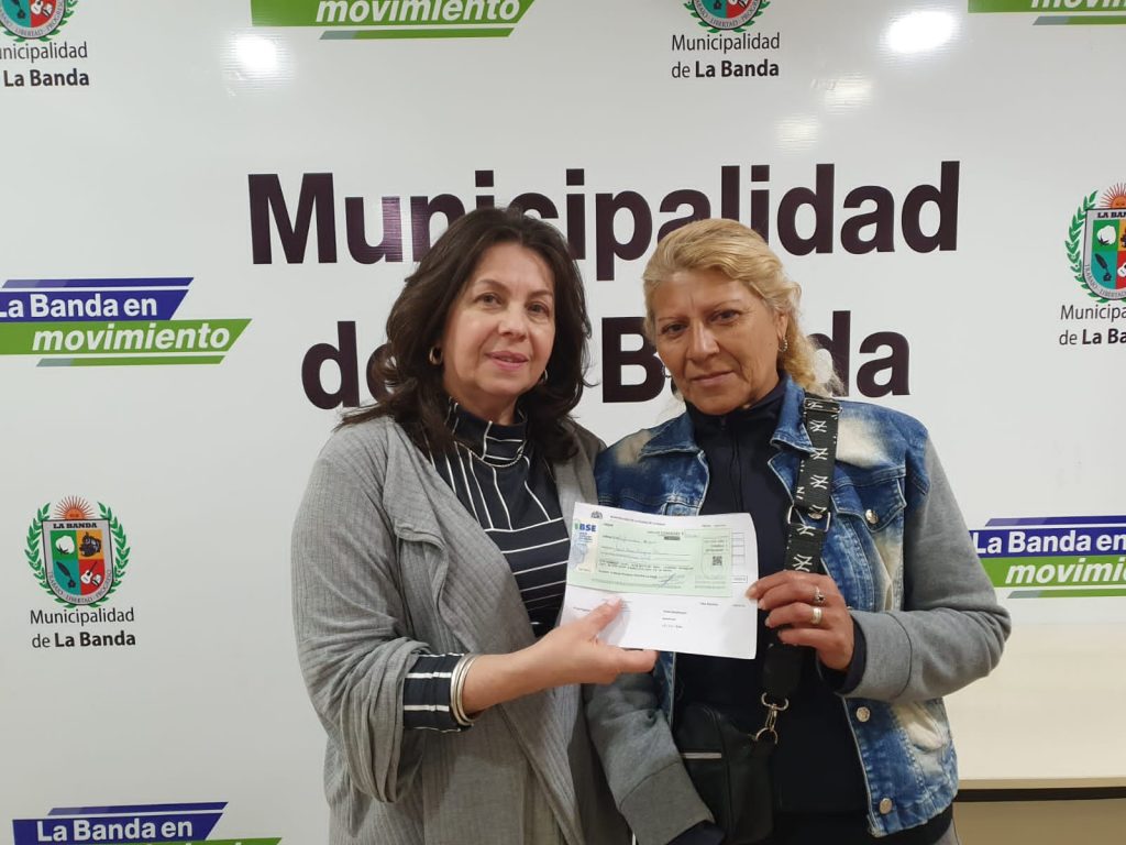 Vecino del barrio Los Álamos recibió una ayuda económica del municipio