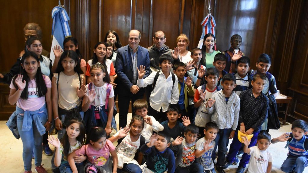 Alumnos del departamento San Martín visitaron Casa de Gobierno