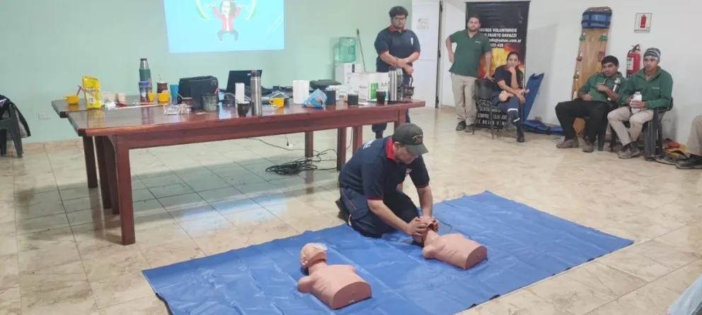 Quimilí: Bomberos voluntarios brindaron un taller de primeros auxilios y RCP