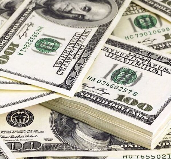 El dólar libre se negocia a $1.120 y la brecha cambiaria se reduce a 40 por ciento
