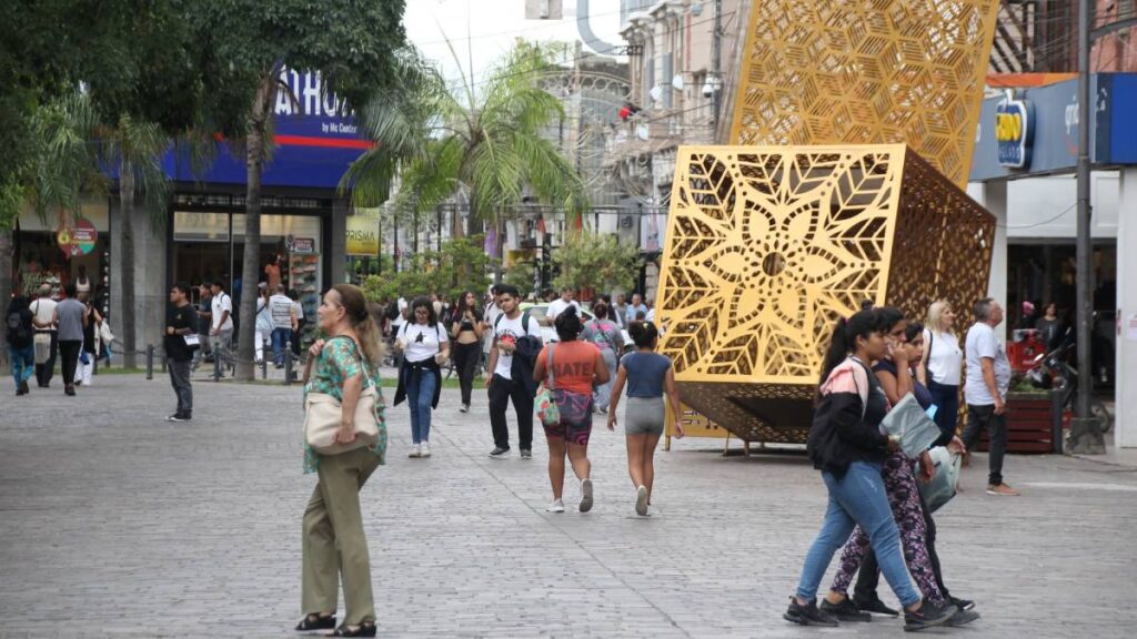 Descubrí la belleza y el encanto de la Plaza Libertad