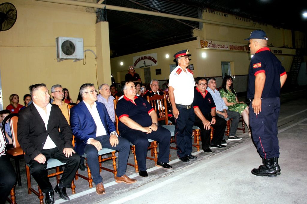 Emotivo Acto de Egreso en la Escuela de Bomberos Voluntarios de La Banda